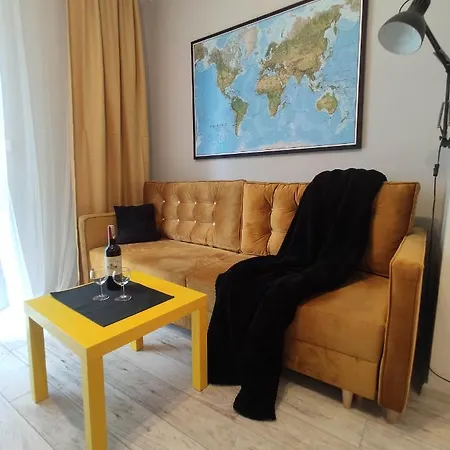 Black House Apartment *
